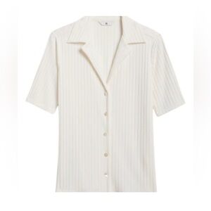 Banana Republic Ribbed Short Sleeved Resort Shirt size L, iced vanilla ivory